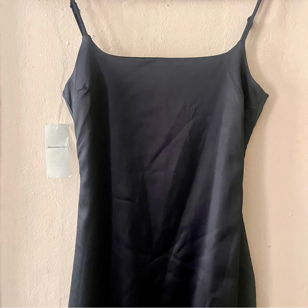 🏷️🎉🆕 a&f • black silky maxi dress with high side slit & adjustable cami straps